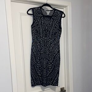 Karmen Marc Valco Black & Gray Sleeveless Patterned Midi Dress